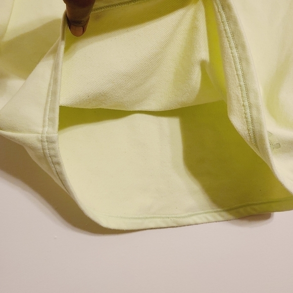 Under Armour | Women's Neon Yellow Short Sleeve Sweatershirt (Size Medium) - Picture 7 of 11